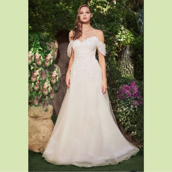 TADASHI SHOJI - PIERCE OFF-SHOULDER EMBROIDERED GOWN - Picture 4 of 5